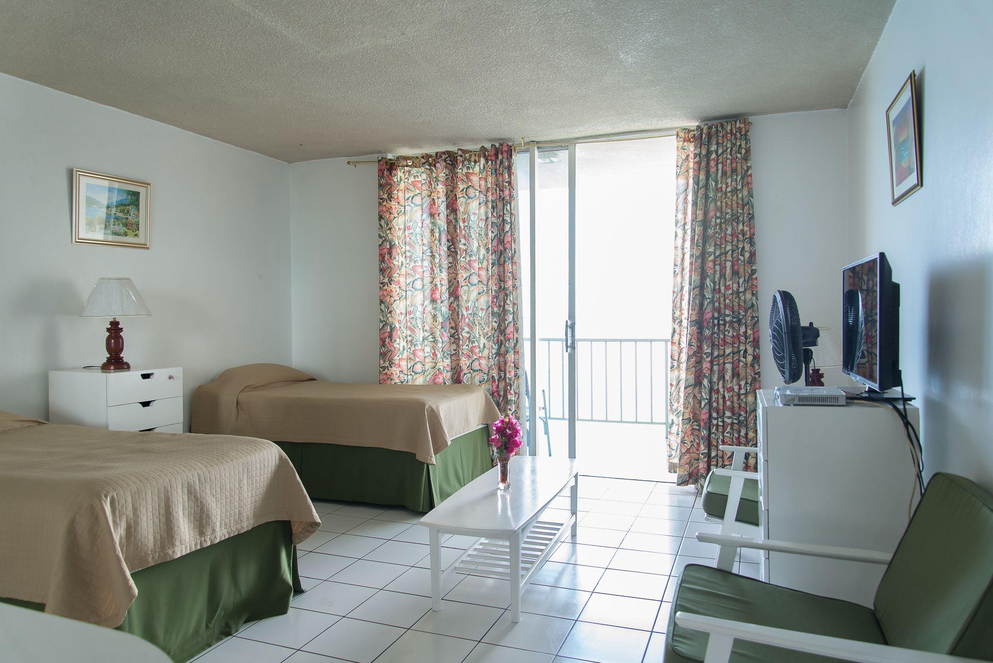 Montego Bay Club Apartments Kültér fotó